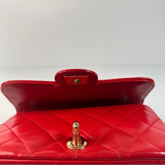 Lambskin Quilted Extra Mini V For Victory Flap Red - Picture 12 of 16